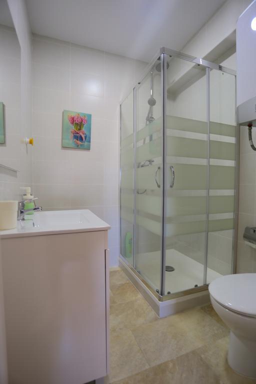 Larios Centro Las Flores Apartment Малага Екстериор снимка