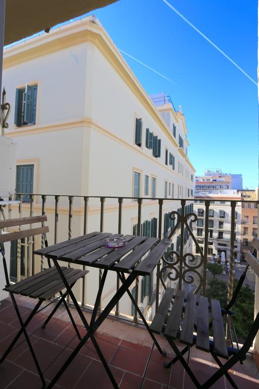 Larios Centro Las Flores Apartment Малага Екстериор снимка